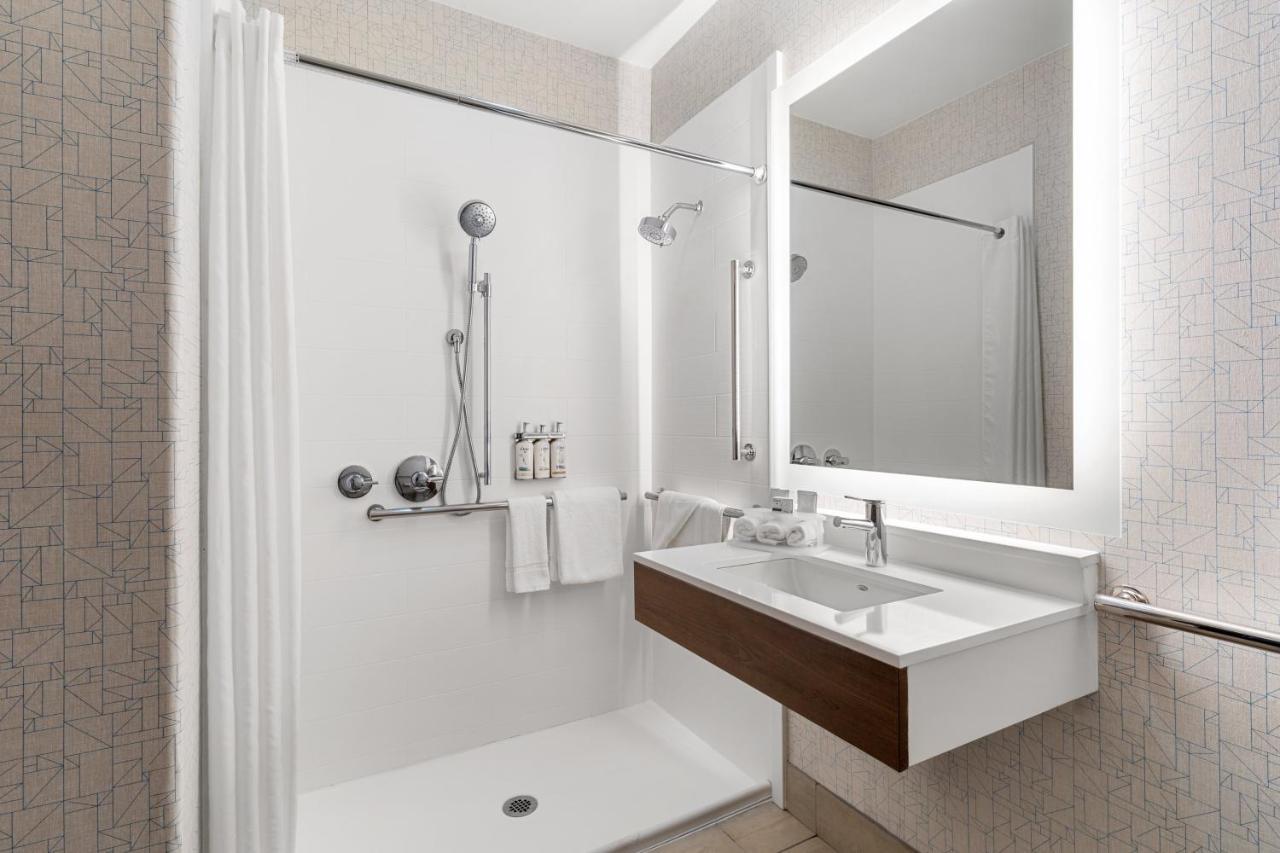 Holiday Inn Express Vancouver North By Ihg Kültér fotó