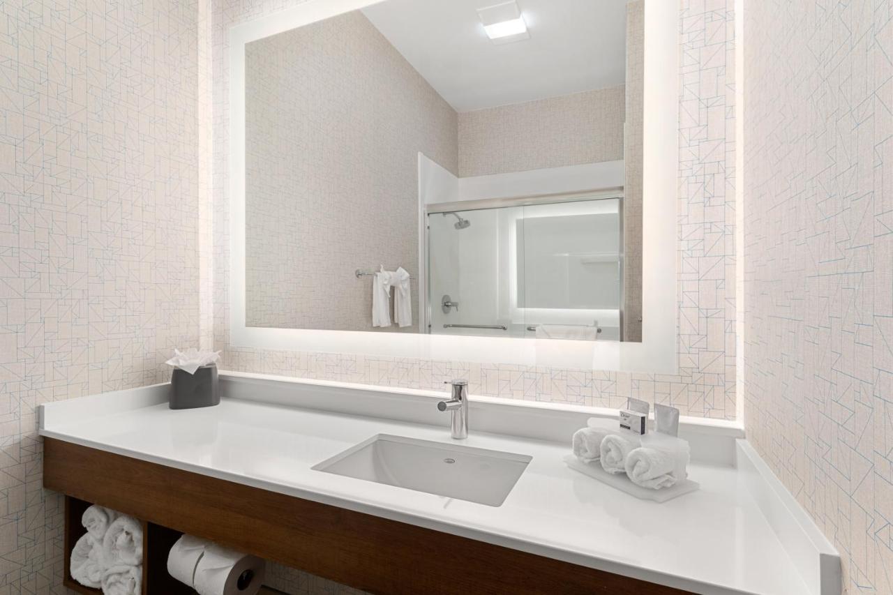 Holiday Inn Express Vancouver North By Ihg Kültér fotó